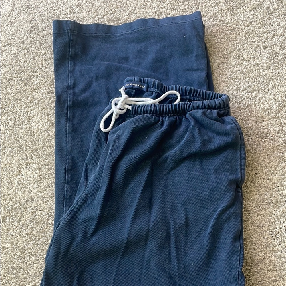 BRANDY MELVILLE  Navy sweats!